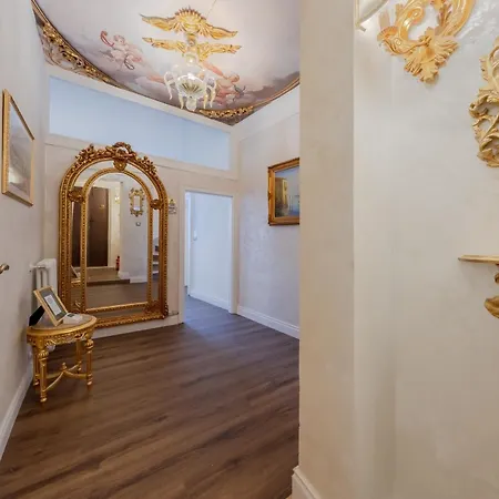 Royal Widmann Apartman *