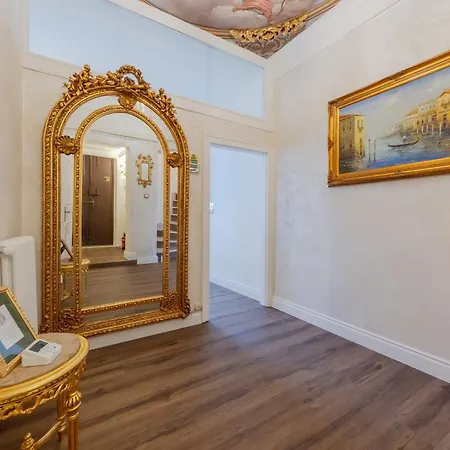 شقة Royal Widmann البندقية